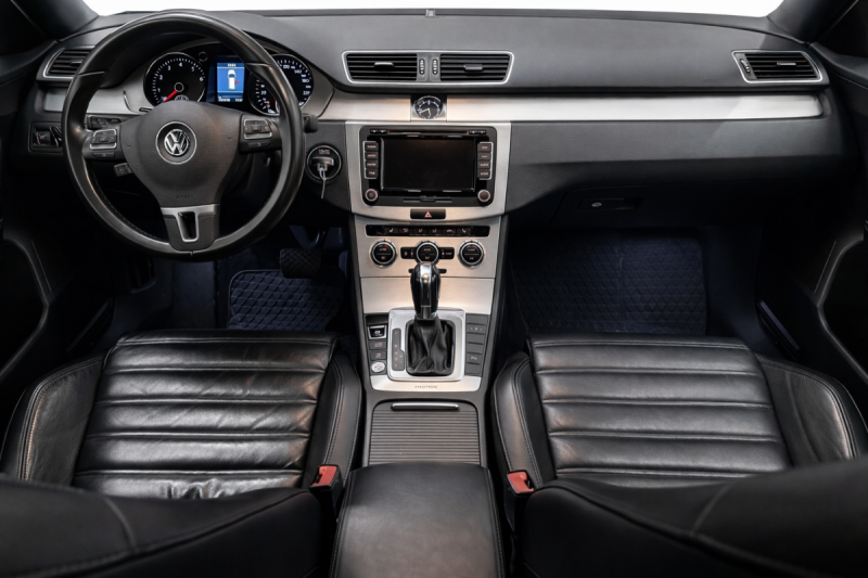Volkswagen Passat SW 3.6 VR6 – 300CH | DSG | Suspensions pilotées |Régulateur Adaptatif |