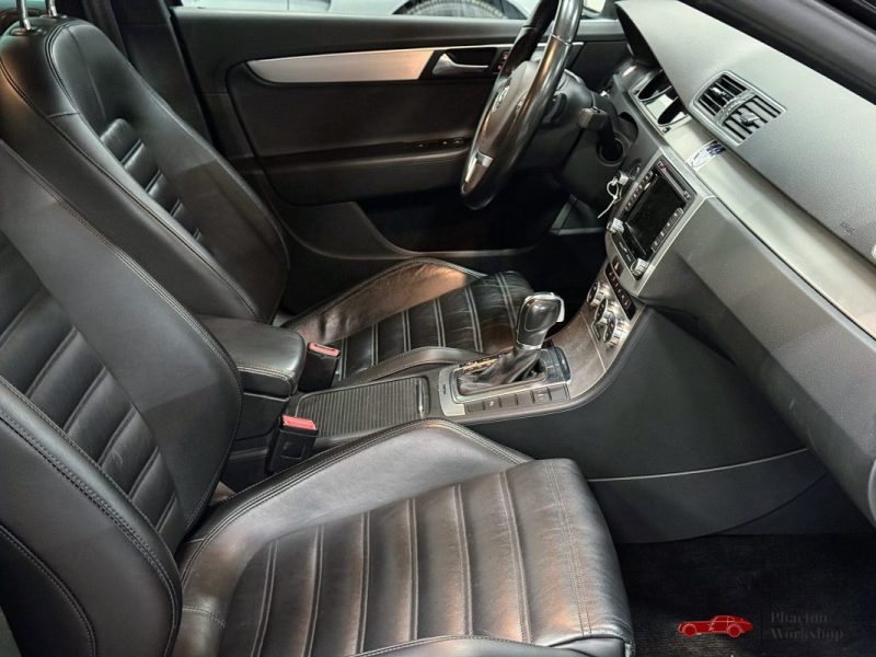 Volkswagen Passat SW 3.6 VR6 – 300CH | DSG | Suspensions pilotées |Régulateur Adaptatif |