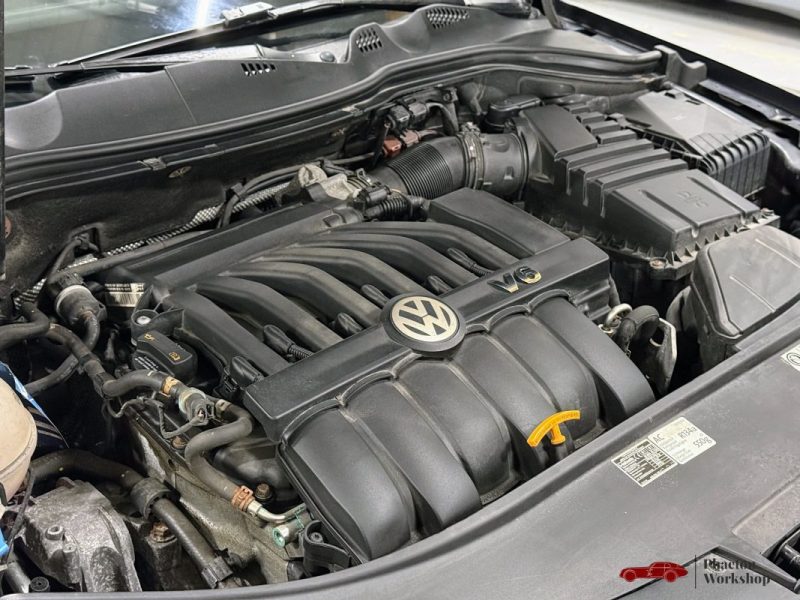 Volkswagen Passat SW 3.6 VR6 – 300CH | DSG | Suspensions pilotées |Régulateur Adaptatif |
