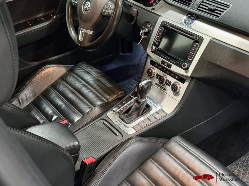 Volkswagen Passat SW 3.6 VR6 – 300CH | DSG | Suspensions pilotées |Régulateur Adaptatif |