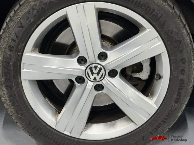 Volkswagen Passat SW 3.6 VR6 – 300CH | DSG | Suspensions pilotées |Régulateur Adaptatif |