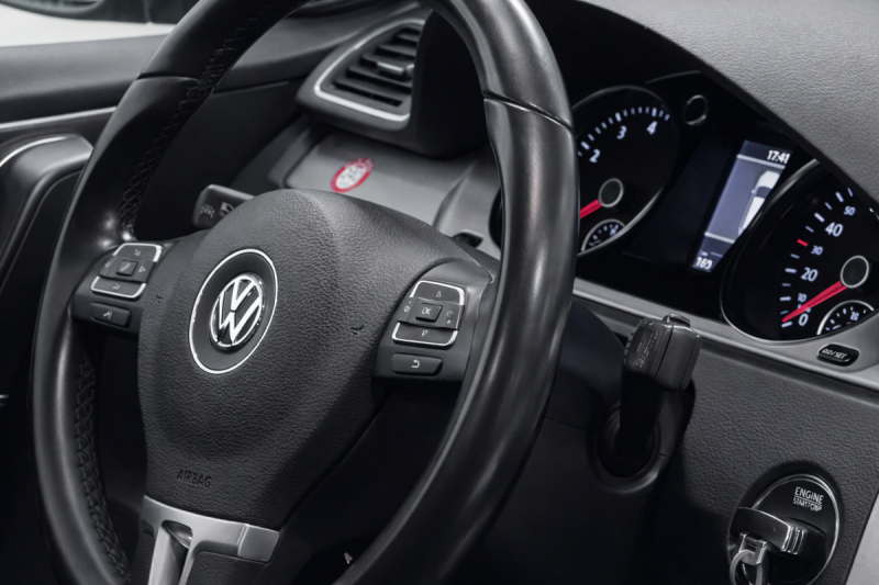 Volkswagen Passat SW 3.6 VR6 – 300CH | DSG | Suspensions pilotées |Régulateur Adaptatif |