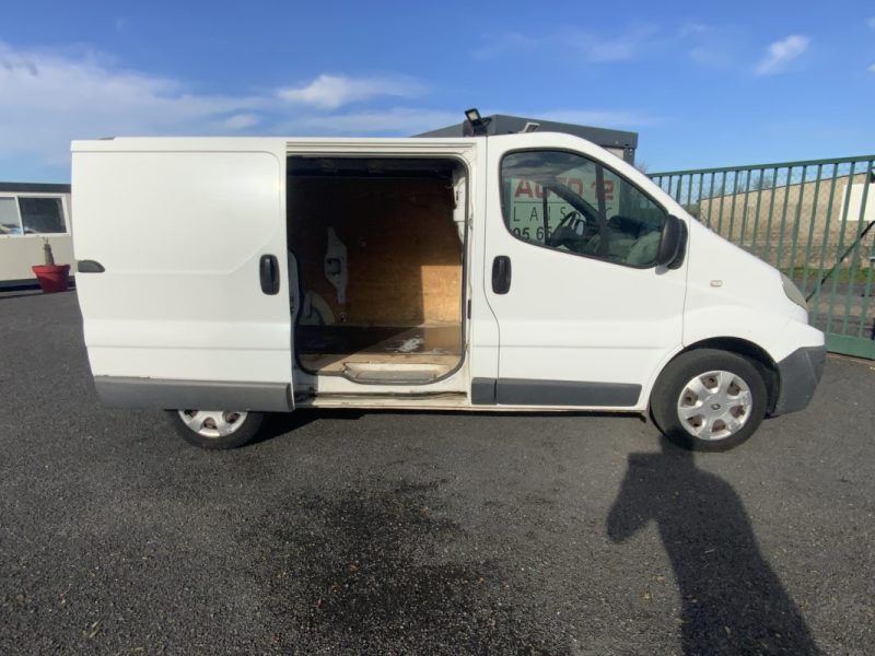 RENAULT TRAFIC  2.0DCI 90 CV GÉNÉRIQUE L1H1  2011