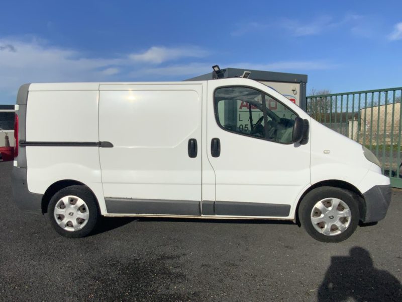 RENAULT TRAFIC  2.0DCI 90 CV GÉNÉRIQUE L1H1  2011