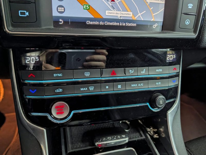 JAGUAR XE 2.0 D 180 CH BVA8 AWD R-SPORT 