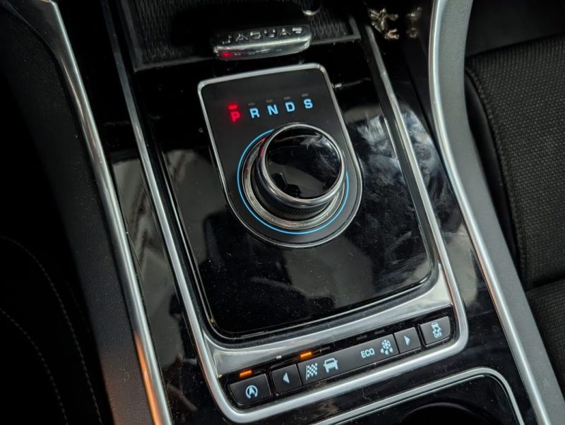 JAGUAR XE 2.0 D 180 CH BVA8 AWD R-SPORT 