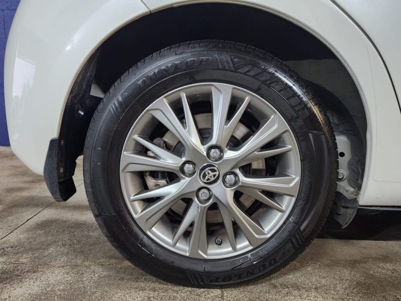 TOYOTA YARIS DYNAMIC BUSINESS 1.5 HYBRID-100cv-BVA-52 000 km