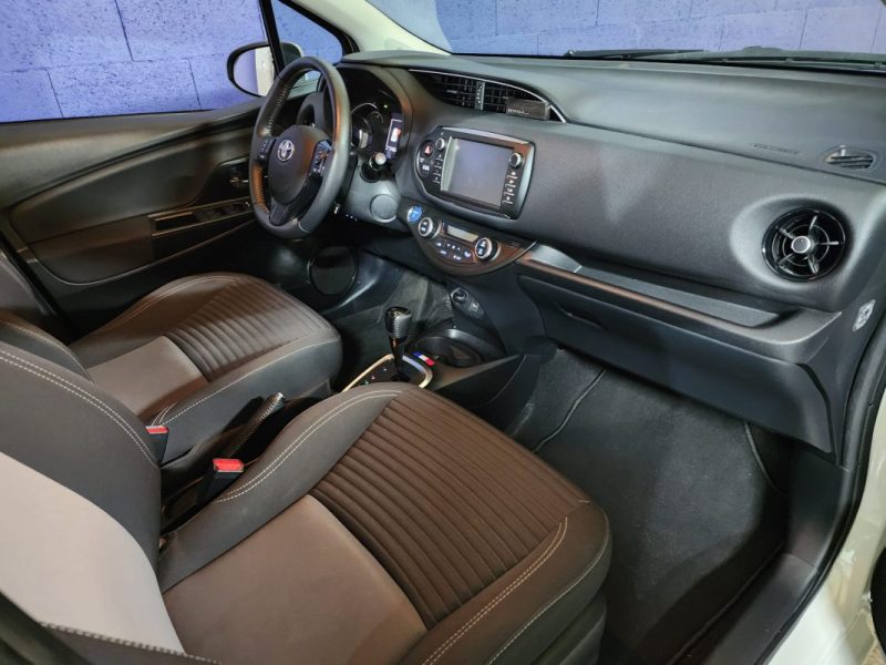 TOYOTA YARIS DYNAMIC BUSINESS 1.5 HYBRID-100cv-BVA-52 000 km