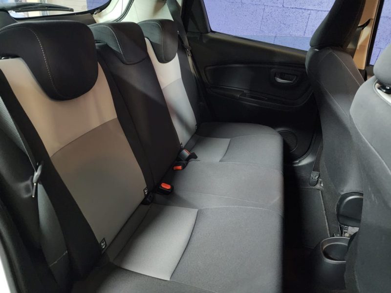 TOYOTA YARIS DYNAMIC BUSINESS 1.5 HYBRID-100cv-BVA-52 000 km