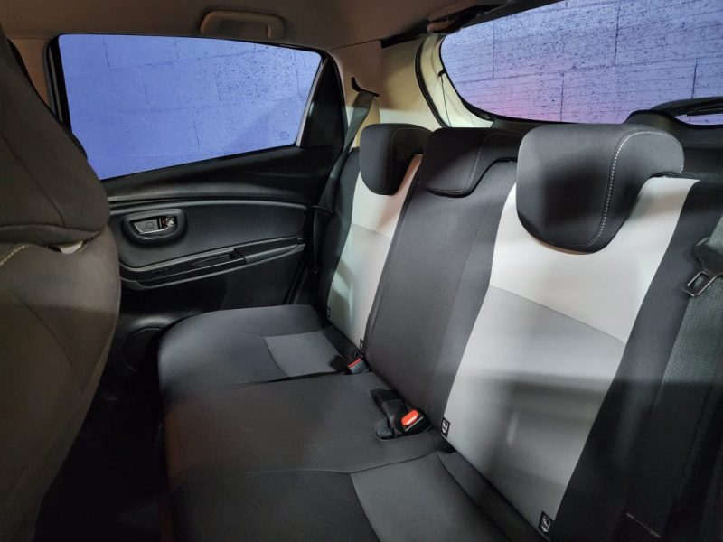 TOYOTA YARIS DYNAMIC BUSINESS 1.5 HYBRID-100cv-BVA-52 000 km