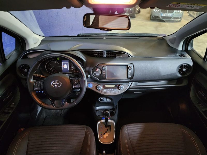 TOYOTA YARIS DYNAMIC BUSINESS 1.5 HYBRID-100cv-BVA-52 000 km