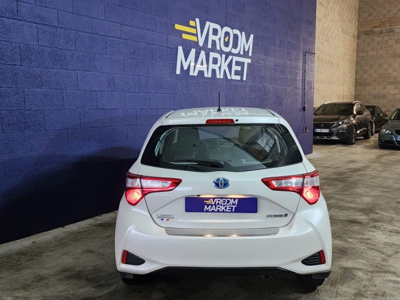 TOYOTA YARIS DYNAMIC BUSINESS 1.5 HYBRID-100cv-BVA-52 000 km
