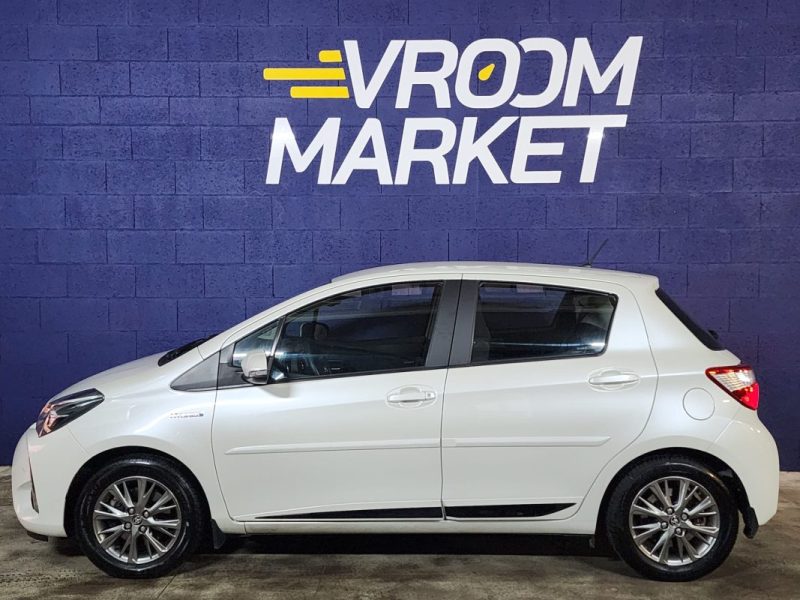 TOYOTA YARIS DYNAMIC BUSINESS 1.5 HYBRID-100cv-BVA-52 000 km