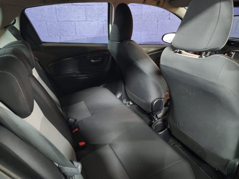 TOYOTA YARIS DYNAMIC BUSINESS 1.5 HYBRID-100cv-BVA-52 000 km