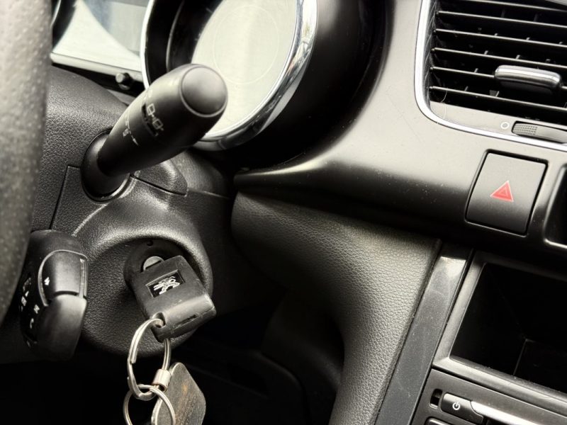 PEUGEOT 3008 1.6 BlueHDi 120 ch S&S Pack Style/ -Bluetooth -Radar AV/AR - Révisée & Garantie 6 Mois 