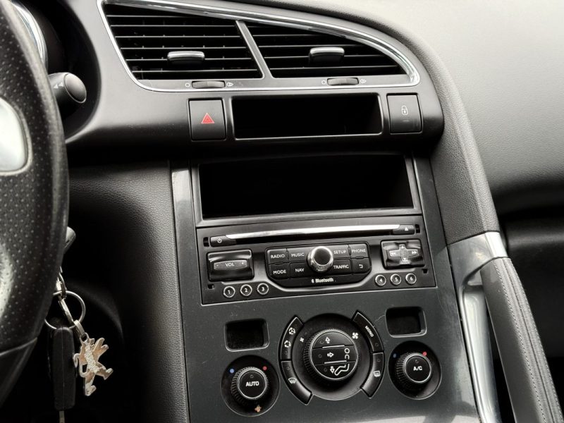 PEUGEOT 3008 1.6 BlueHDi 120 ch S&S Pack Style/ -Bluetooth -Radar AV/AR - Révisée & Garantie 6 Mois 