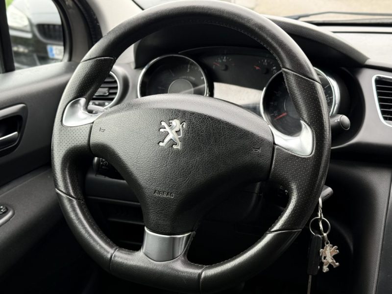 PEUGEOT 3008 1.6 BlueHDi 120 ch S&S Pack Style/ -Bluetooth -Radar AV/AR - Révisée & Garantie 6 Mois 