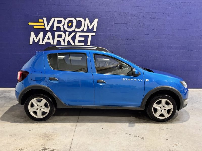 DACIA SANDERO 0.9 TCE 90CH STEPWAY -  1 ERE MAIN / SUIVI COMPLET 