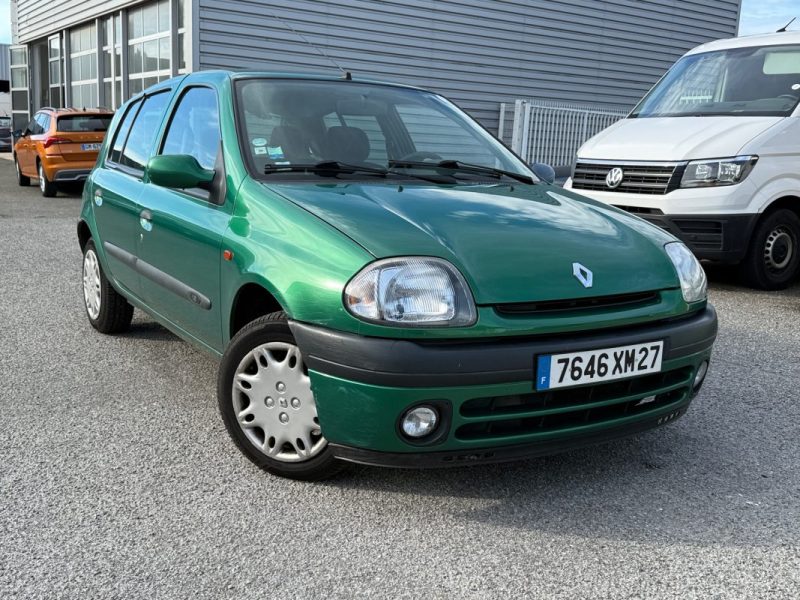 RENAULT CLIO 1.2i 60 ch RXE - 1ère Main