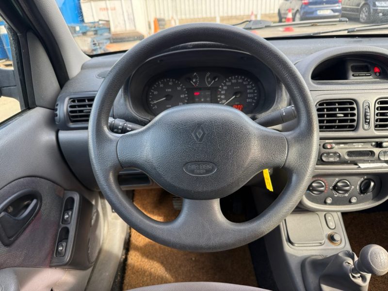 RENAULT CLIO 1.2i 60 ch RXE - 1ère Main