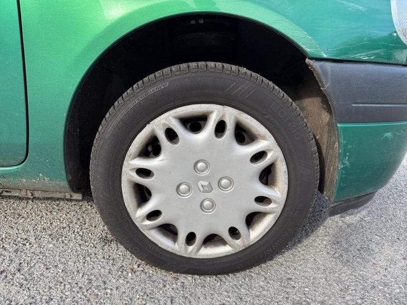 RENAULT CLIO 1.2i 60 ch RXE - 1ère Main