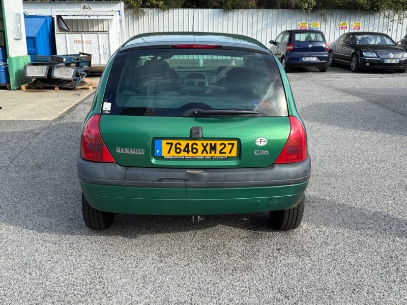 RENAULT CLIO 1.2i 60 ch RXE - 1ère Main