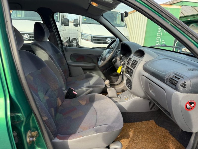 RENAULT CLIO 1.2i 60 ch RXE - 1ère Main