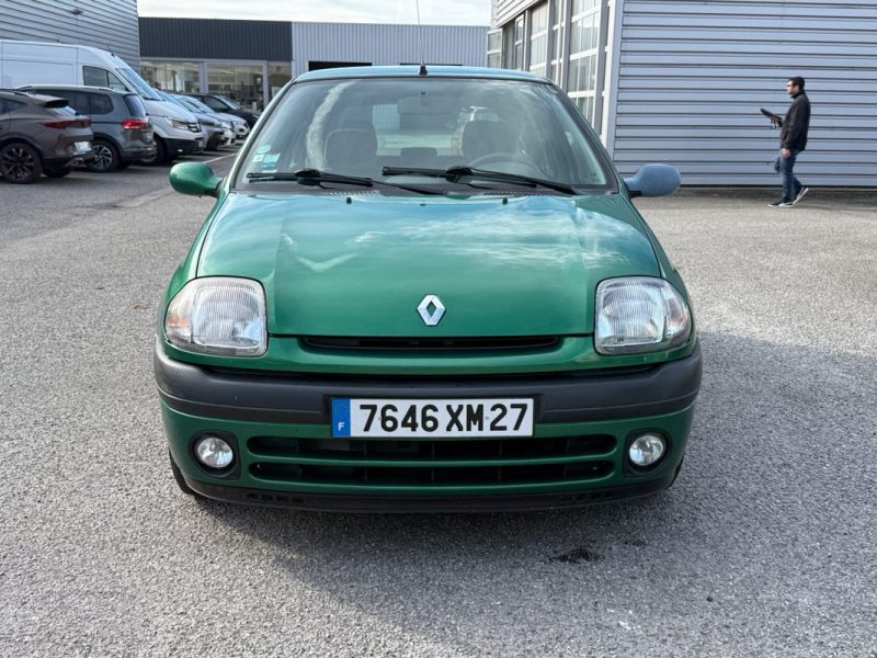 RENAULT CLIO 1.2i 60 ch RXE - 1ère Main