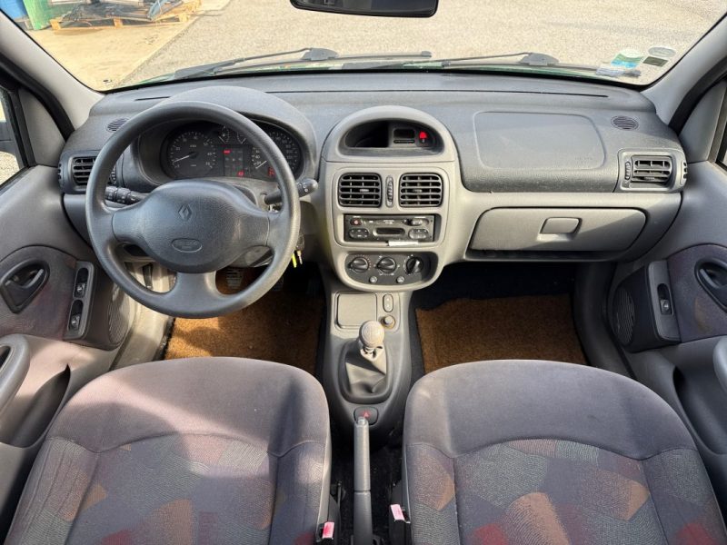RENAULT CLIO 1.2i 60 ch RXE - 1ère Main