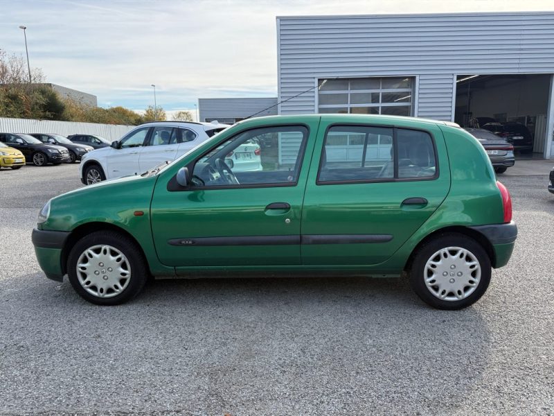 RENAULT CLIO 1.2i 60 ch RXE - 1ère Main