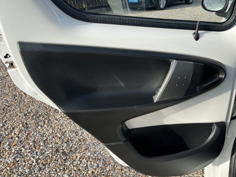 TOYOTA AYGO 1.0 VVT-I 68CH Active 5p 10/2013