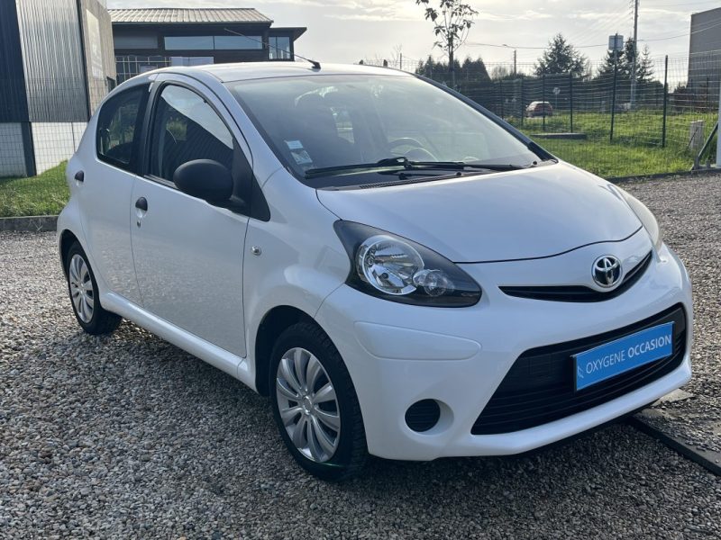 TOYOTA AYGO 1.0 VVT-I 68CH Active 5p 10/2013