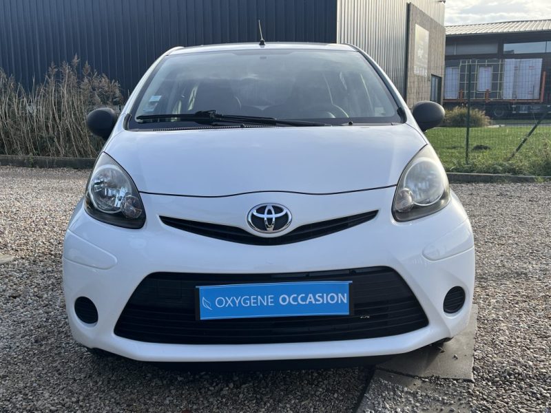 TOYOTA AYGO 1.0 VVT-I 68CH Active 5p 10/2013