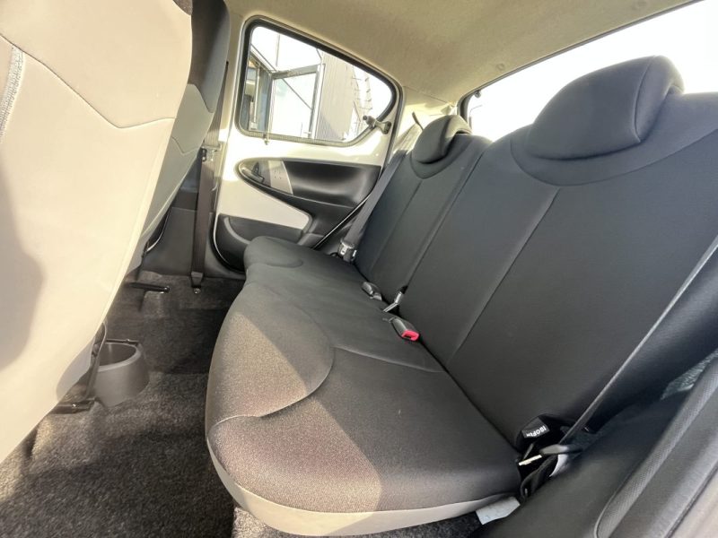 TOYOTA AYGO 1.0 VVT-I 68CH Active 5p 10/2013