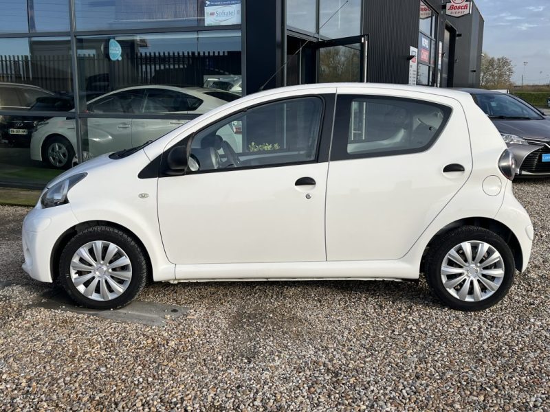TOYOTA AYGO 1.0 VVT-I 68CH Active 5p 10/2013