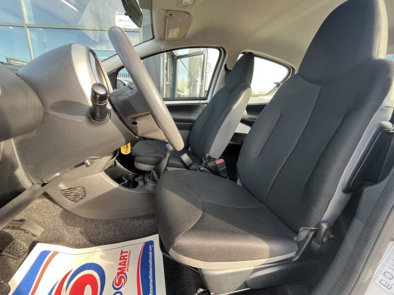 TOYOTA AYGO 1.0 VVT-I 68CH Active 5p 10/2013