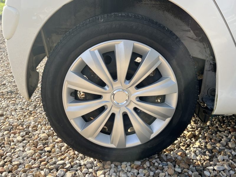 TOYOTA AYGO 1.0 VVT-I 68CH Active 5p 10/2013