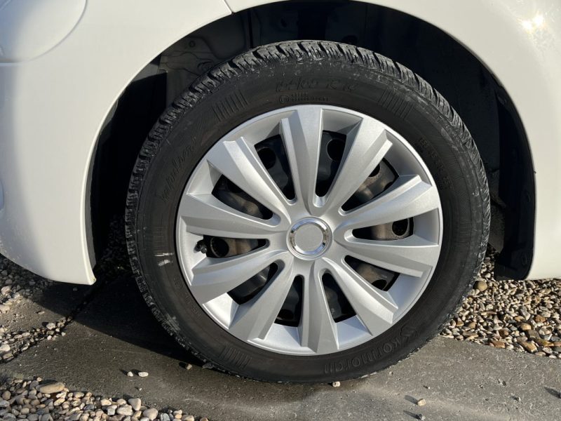 TOYOTA AYGO 1.0 VVT-I 68CH Active 5p 10/2013