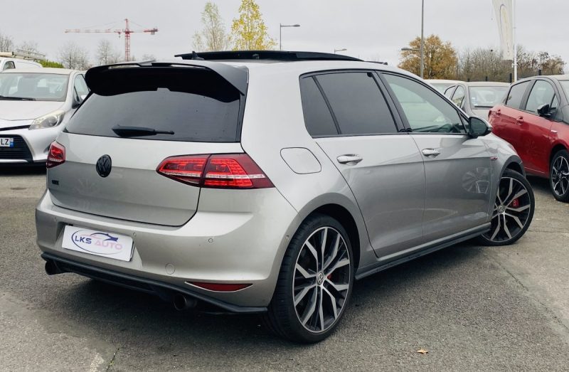 VOLKSWAGEN GOLF VII GTI 2.0 TSI 230CH / Toit Ouvrant - Caméra De Recul - Drive Select - ACC