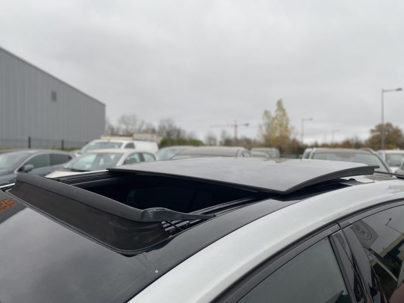 VOLKSWAGEN GOLF VII GTI 2.0 TSI 230CH / Toit Ouvrant - Caméra De Recul - Drive Select - ACC