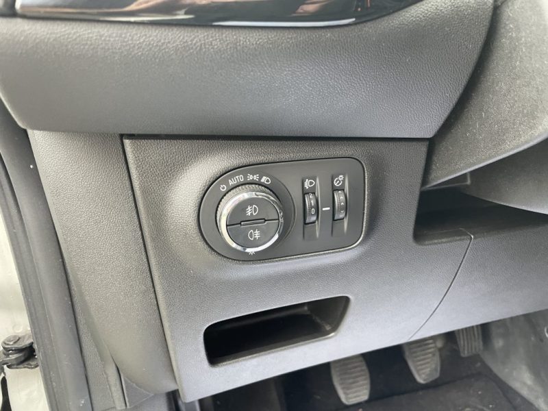 Opel Corsa 1.4 Turbo 100ch Edition • Première Main • Entretien Complet