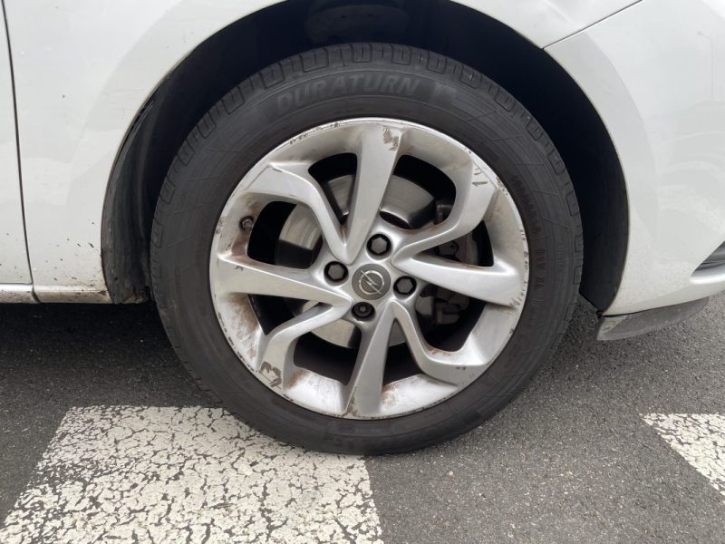 Opel Corsa 1.4 Turbo 100ch Edition • Première Main • Entretien Complet