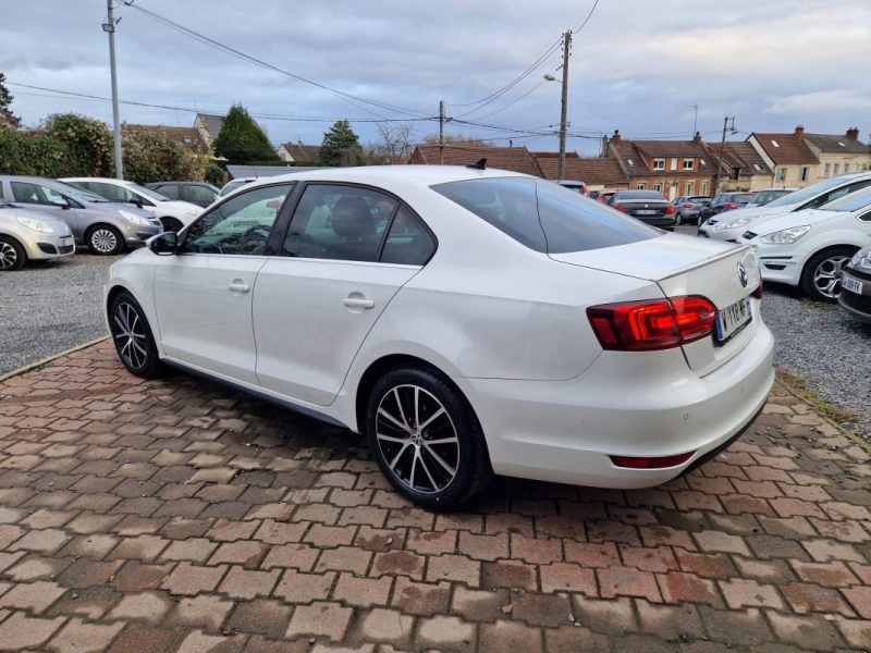 VOLKSWAGEN  JETTA HYBRIDES  1.4L TSI 16V 150CV *BOITE AUTO DSG7*CARAT* / GARANTIE&REVISEE 2013