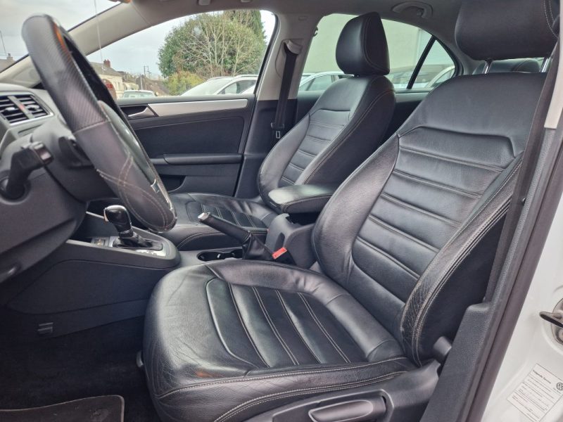 VOLKSWAGEN  JETTA HYBRIDES  1.4L TSI 16V 150CV *BOITE AUTO DSG7*CARAT* / GARANTIE&REVISEE 2013