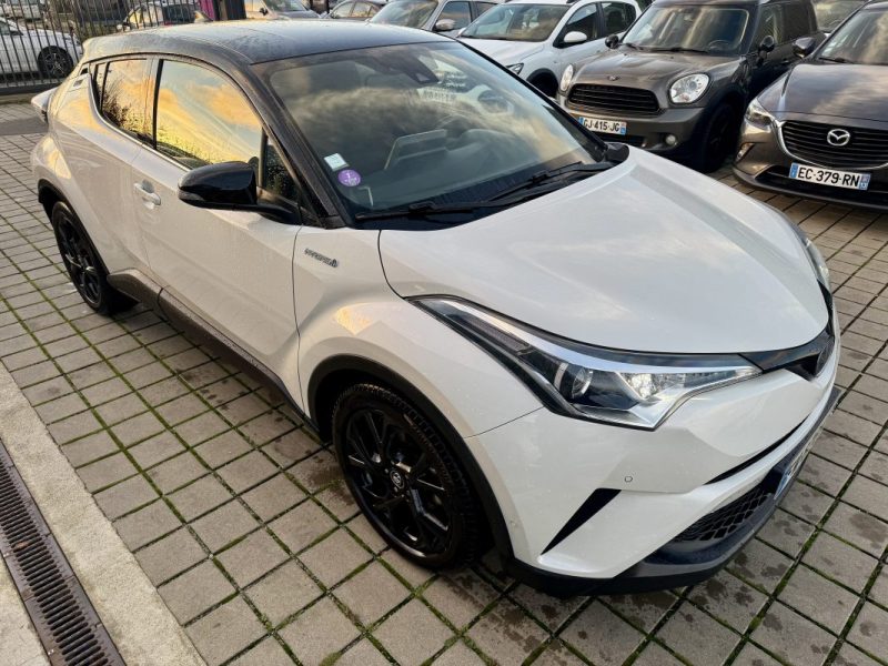 TOYOTA C-HR 122CH DYNAMIC 2WD E-CVT RC18 GRAPHIC 2019