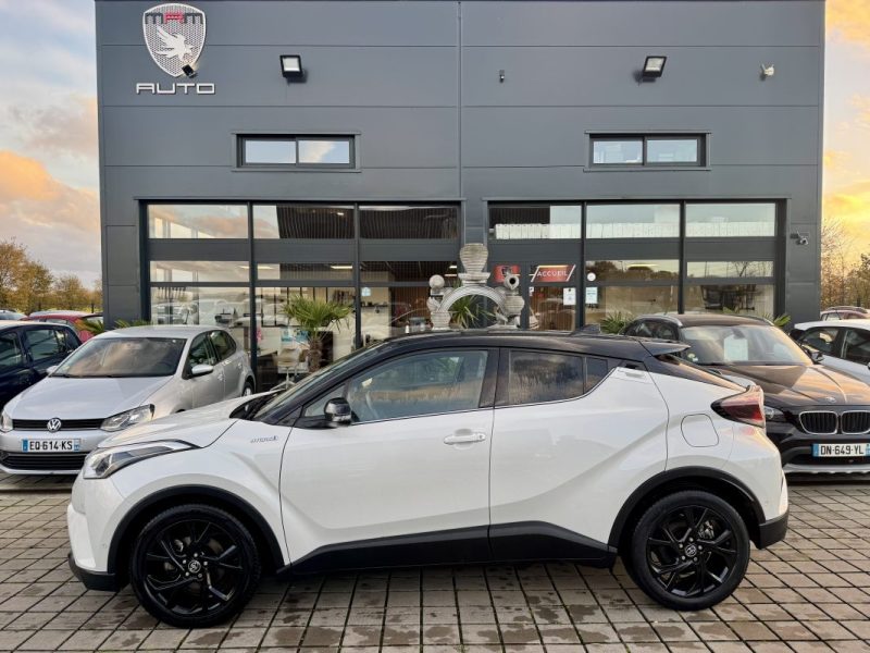 TOYOTA C-HR 122CH DYNAMIC 2WD E-CVT RC18 GRAPHIC 2019