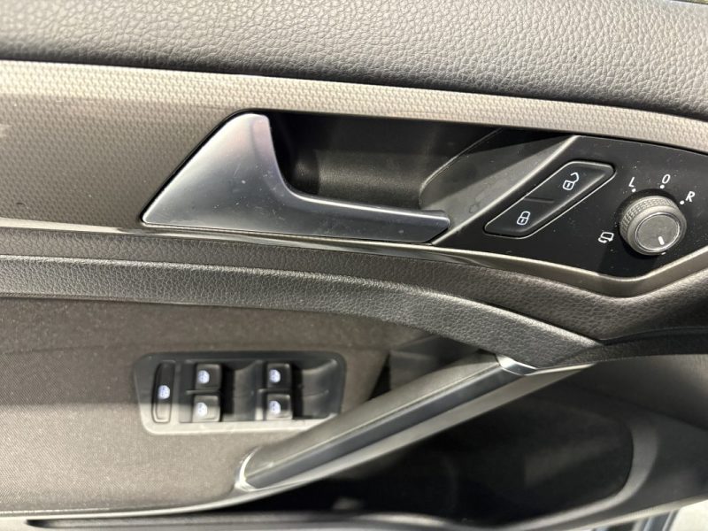Volkswagen Golf 7 2.0 TDI 150CH DSG7 - Toit ouvrant - Siege chauffants - CARPLAY 