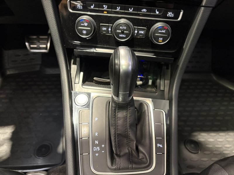 Volkswagen Golf 7 2.0 TDI 150CH DSG7 - Toit ouvrant - Siege chauffants - CARPLAY 