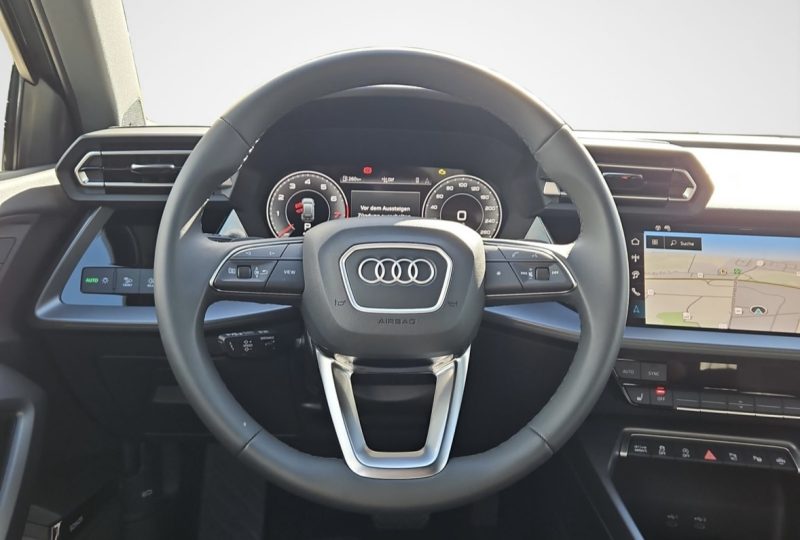 AUDI A3 Sportback 35 TFSI Mild Hybrid 150 S-tronic7 S line / 650 € PAR MOIS 