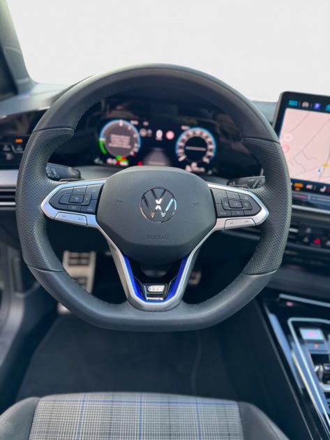 VOLKSWAGEN Golf 1.5 eHybrid 272 DSG6 GTE / 700€ par mois